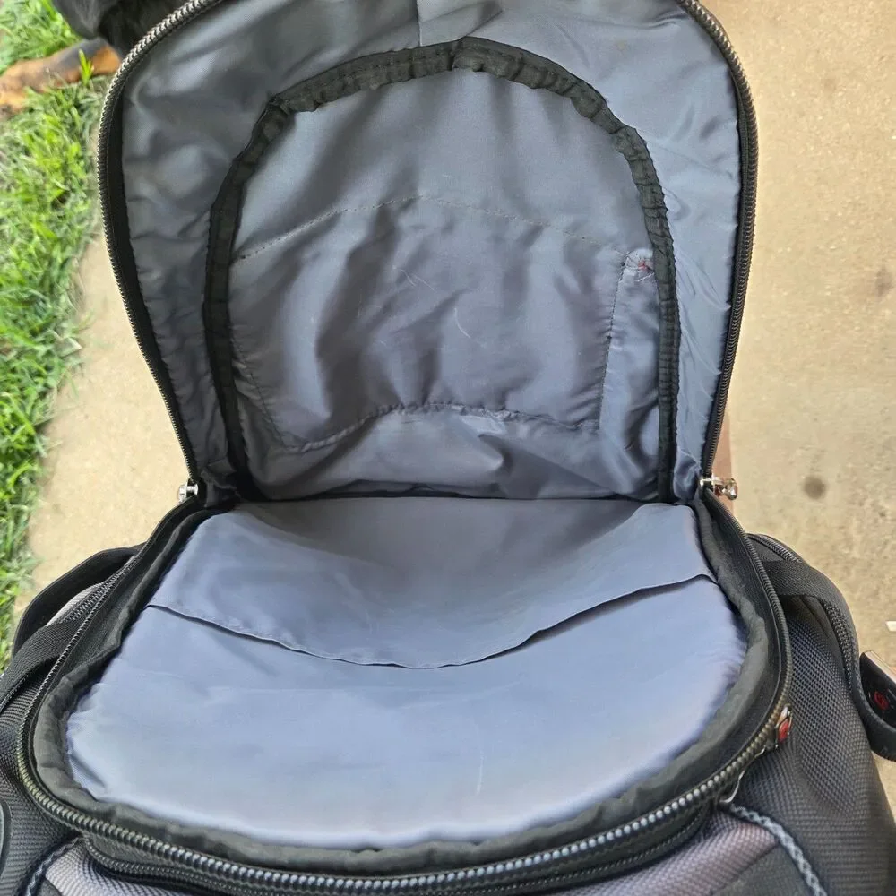 SwissGear Wenger 17 Laptop Backpack Travel Business Black Gray